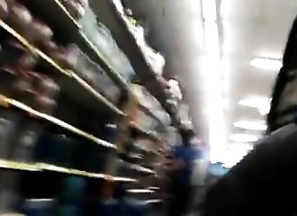 Sa queue black de sortie dans le magasin